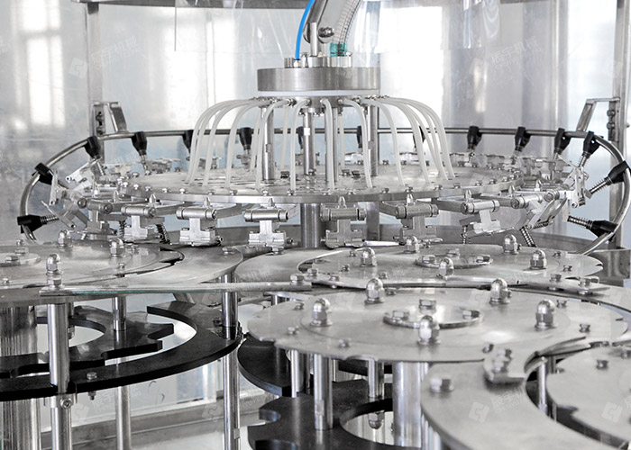 四合一礦泉水灌裝設備 四合一礦泉水灌裝設備